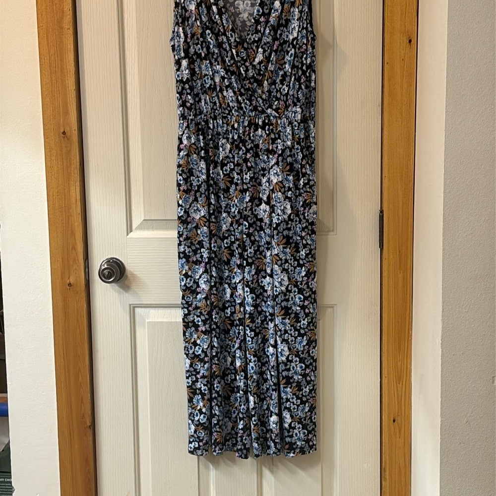 Navy Floral Jumpsuit - Picture 7 of 12